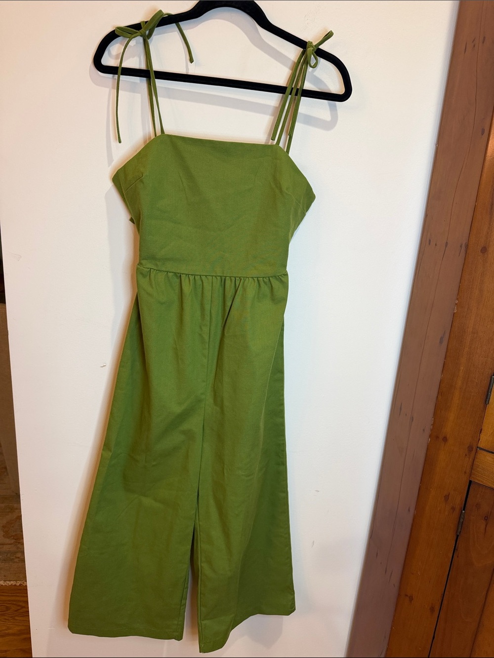 Monteau Los Angeles Green Linen Blend Cropped Jumpsuit w/Stylish Back Tie, S